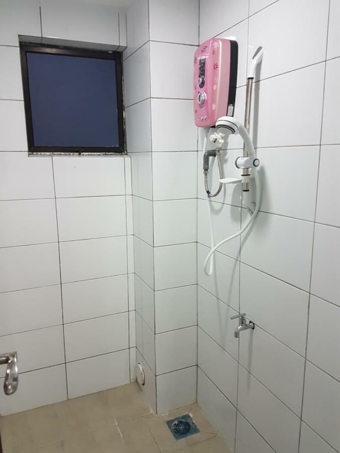 Sembulan @ Ning Guesthouse 宁舒民宿 Kota Kinabalu Exteriör bild
