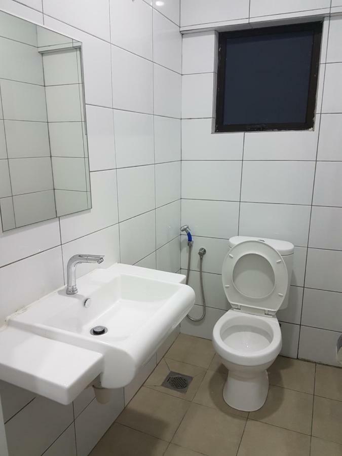 Sembulan @ Ning Guesthouse 宁舒民宿 Kota Kinabalu Exteriör bild
